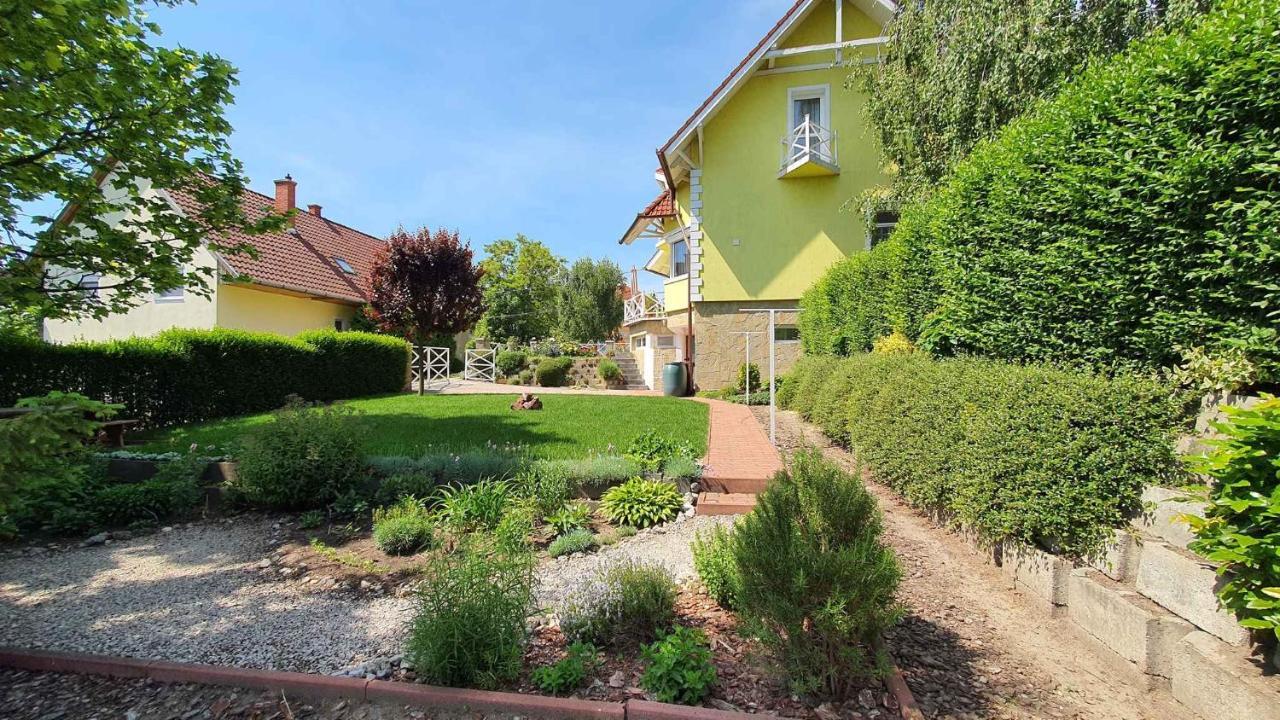 Apartment In Fonyod/Balaton 18580 Exterior photo